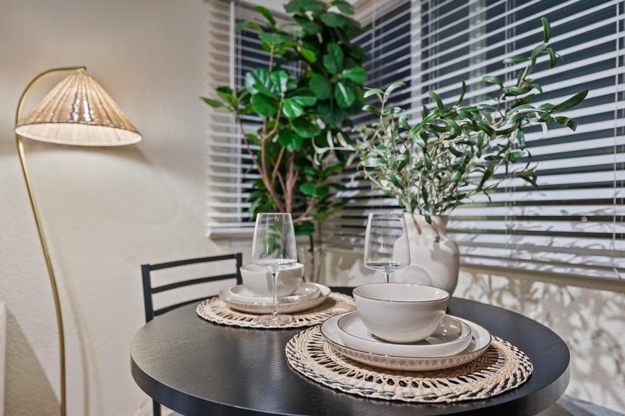 223 28th St #1330859P - Photo 7 of 11