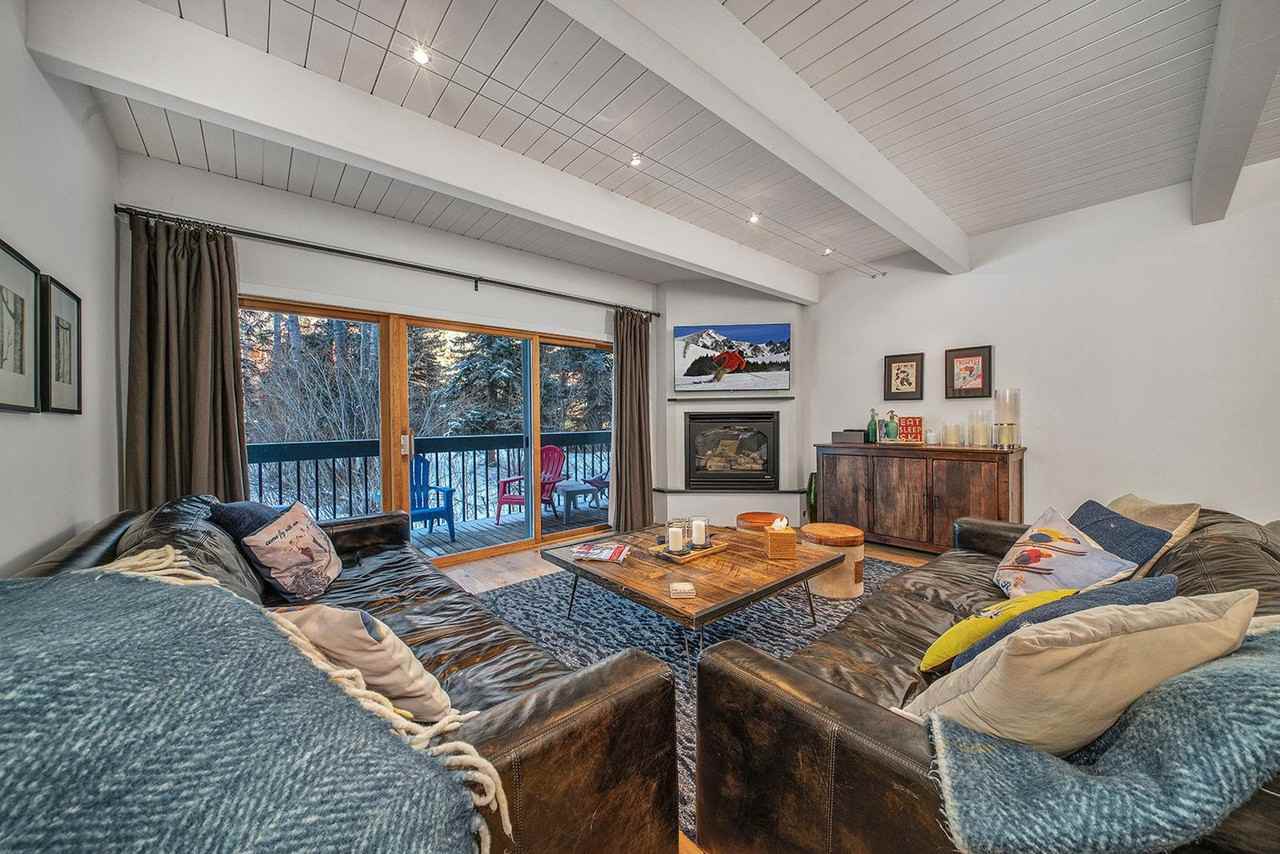 450 S Pine St #1324994P - Photo 3 of 30