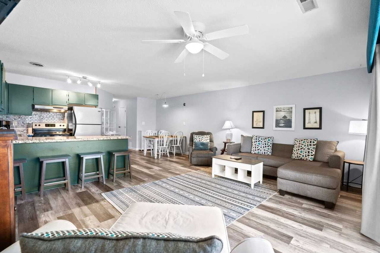 1860 Auburn Ln #1329073P - Photo 7 of 47