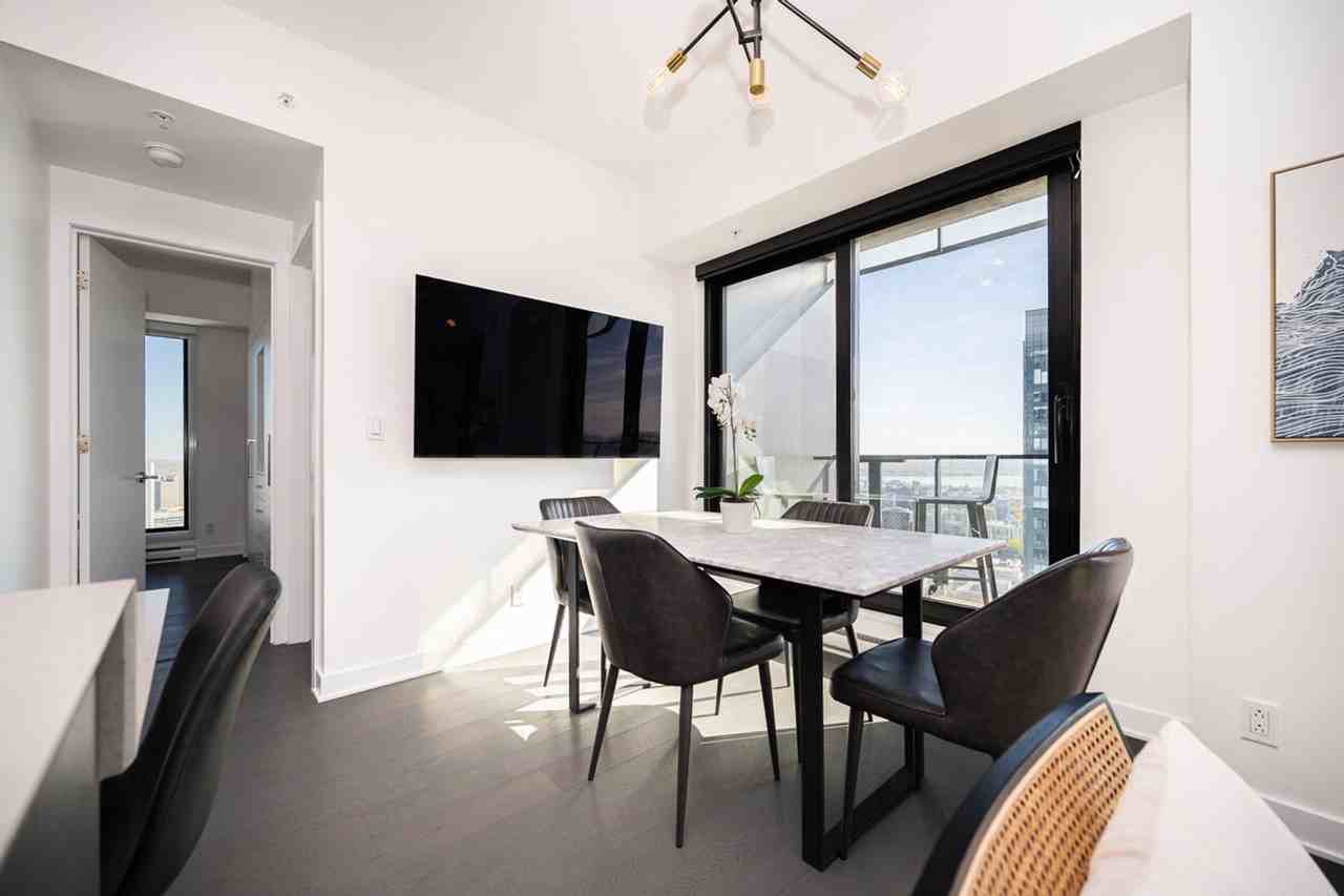 1316 Rue Saint-Antoine O #1326060P - Photo 3 of 46