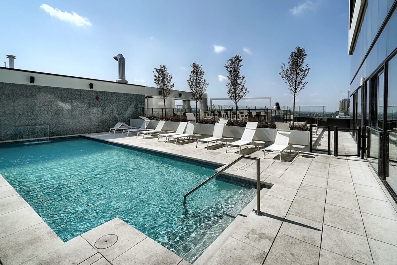 1316 Rue Saint-Antoine O #1326060P - Photo 5 of 46