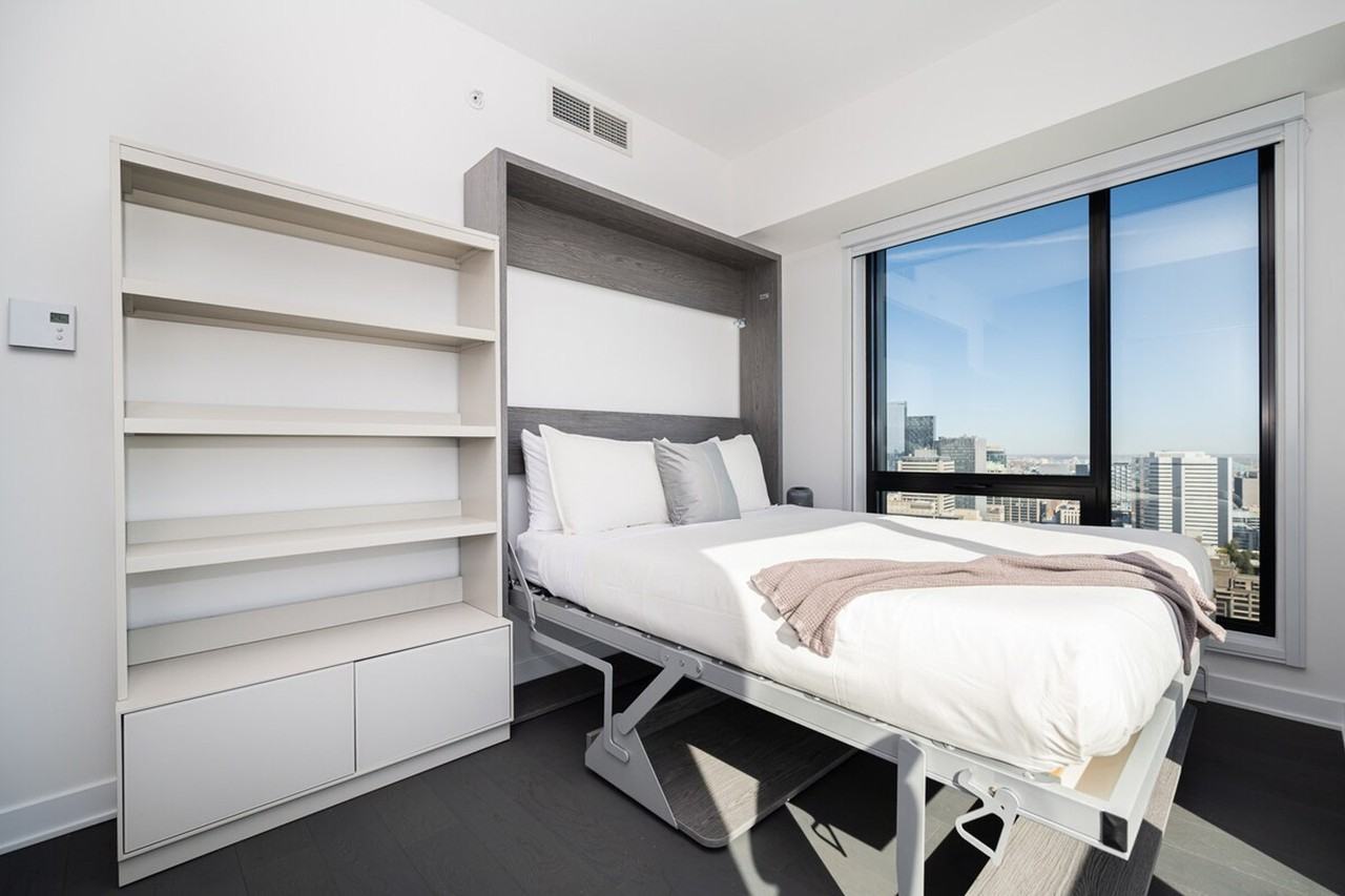 1316 Rue Saint-Antoine O #1326060P - Photo 6 of 46