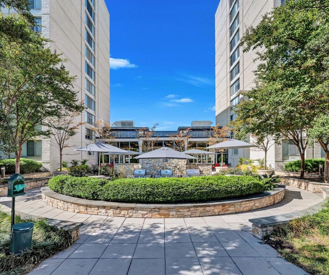 2200 Crystal Drive #1330187P - Photo 6 of 33