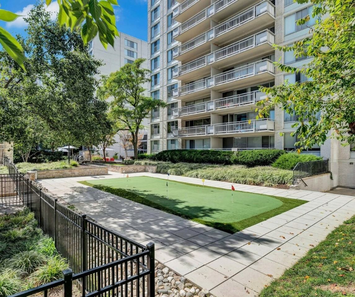 2200 Crystal Drive #1330187P - Photo 7 of 33