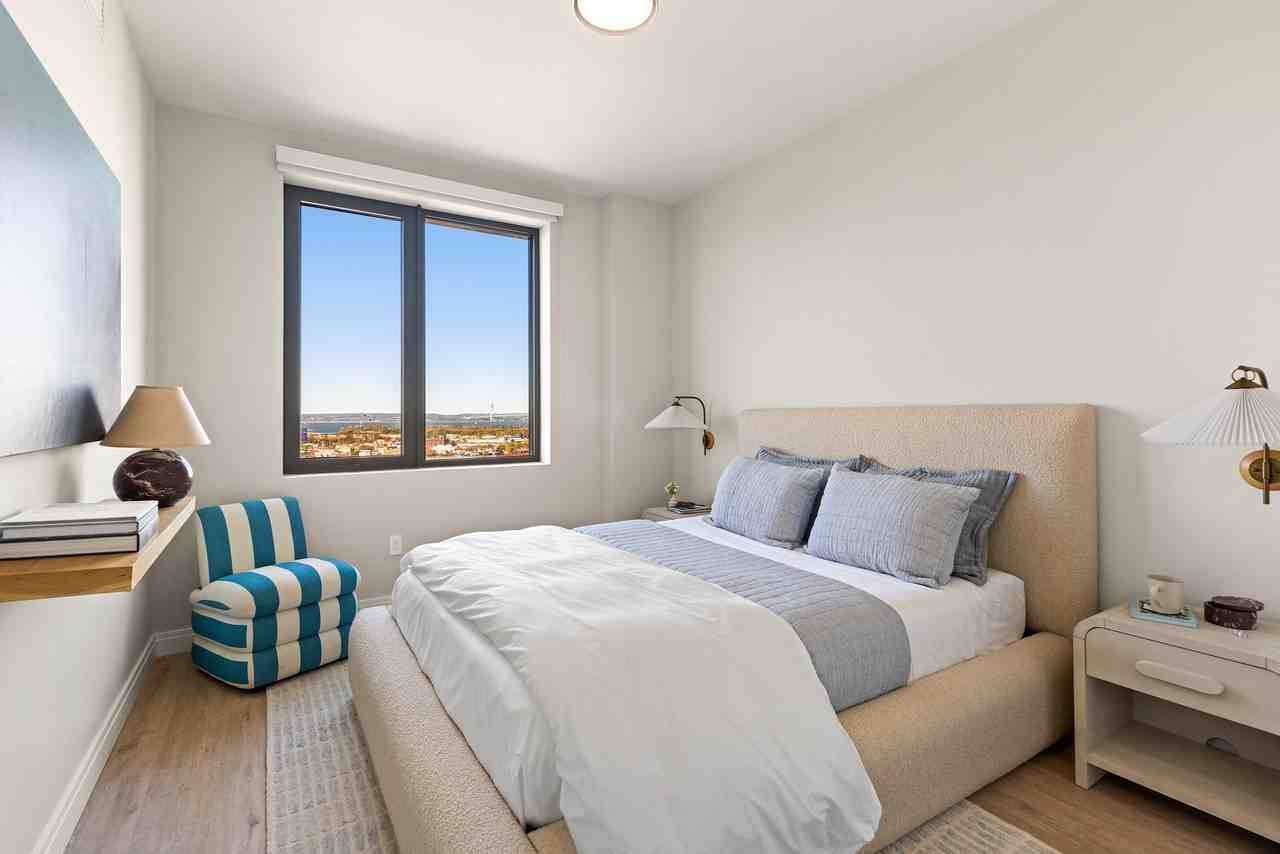 Sky Three - Photo 7 of 42