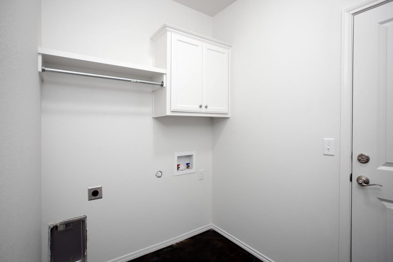 9928 Digby Ln - Photo 7 of 25