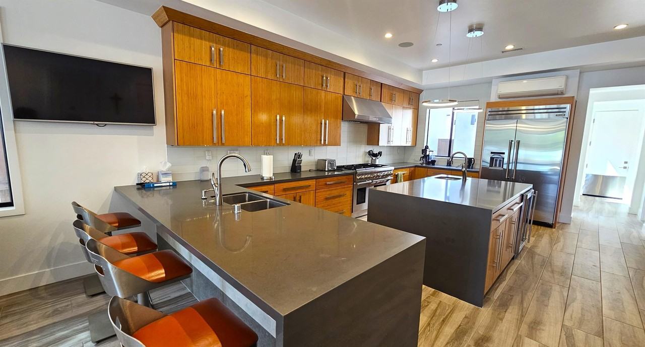 237 1st St - Photo 6 of 38