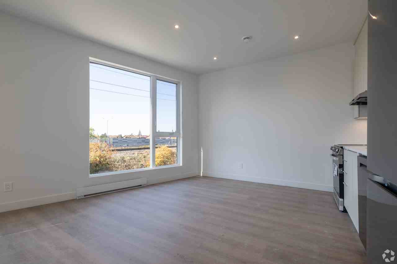 675 Rue Butler #101 - Photo 3 of 16