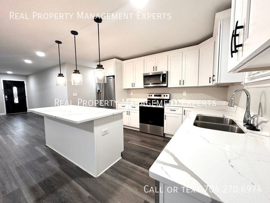 2000 St John St - Photo 5 of 17