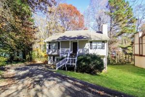 featured image of 2704 Laurel View Dr