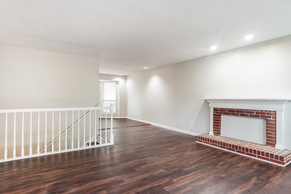 2724 Wellington Dr - Photo 5 of 17