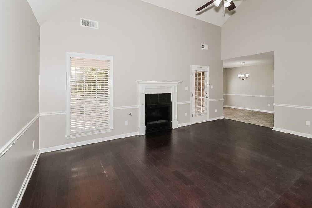 5759 Michaelson Dr - Photo 4 of 17