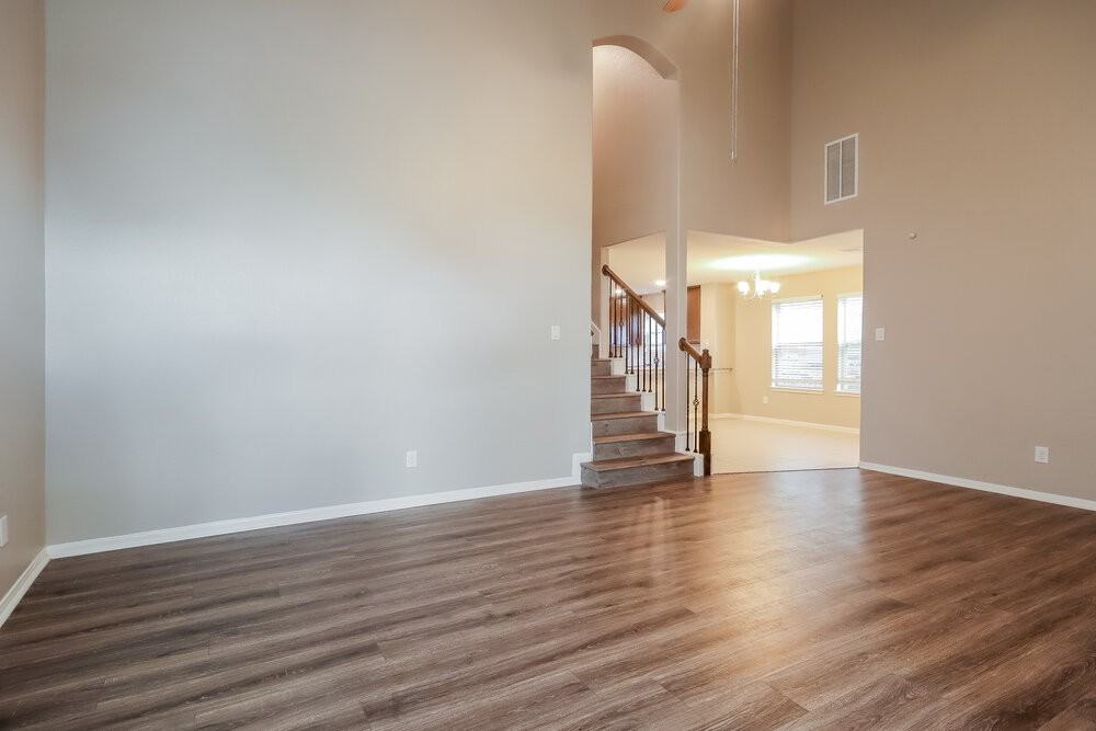 5107 Gulf Stream Ln - Photo 4 of 17
