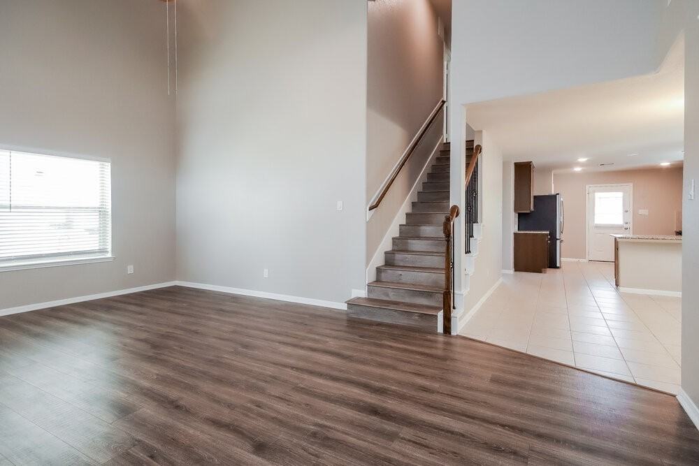 5107 Gulf Stream Ln - Photo 6 of 17