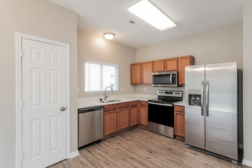 10243 Hugue Way - Photo 7 of 16