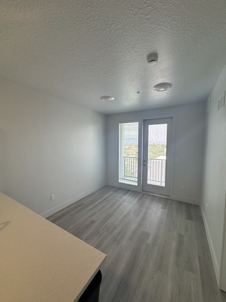 Entry Note Apartments - Photo 2 of 21