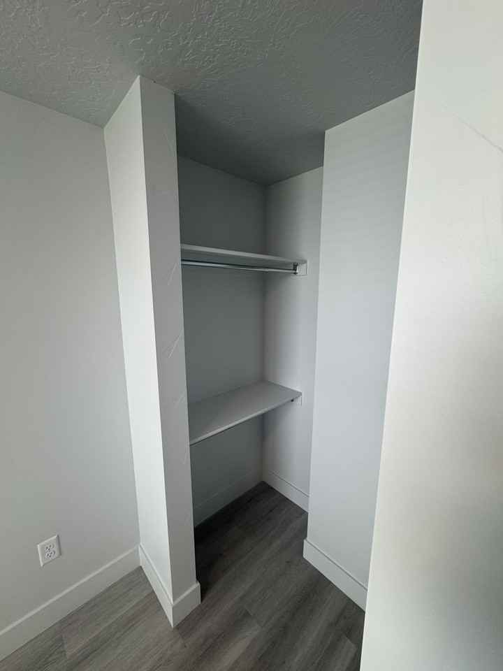 Entry Note Apartments - Photo 5 of 21