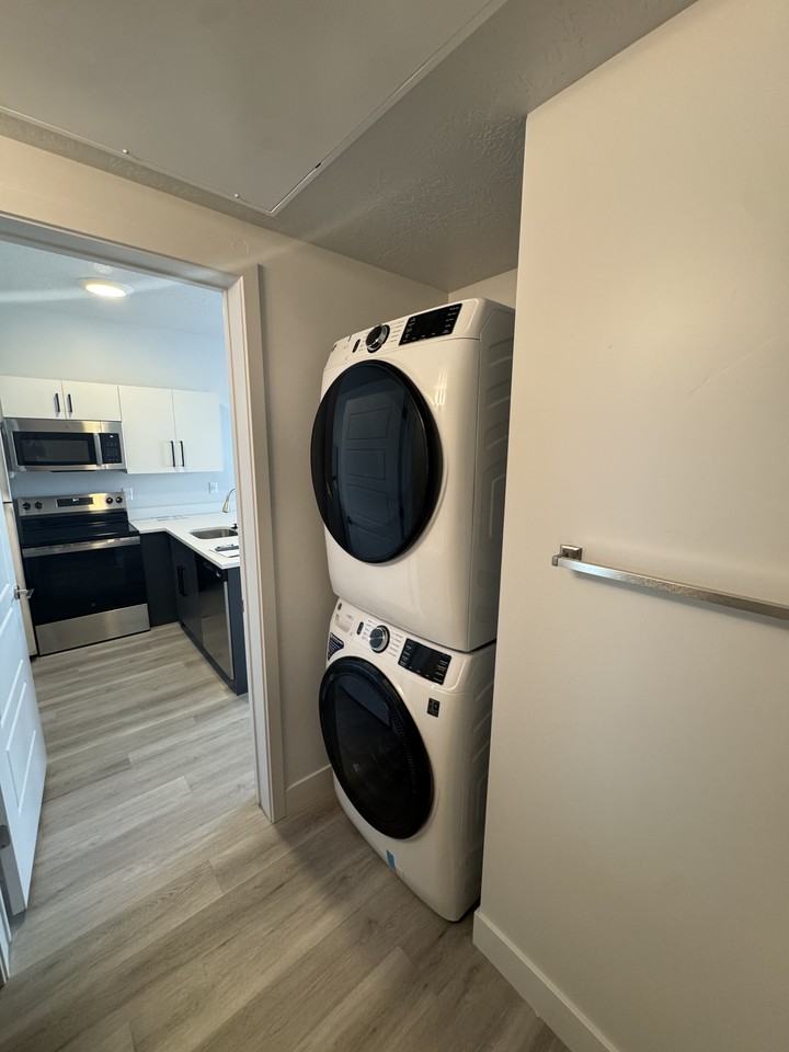 Entry Note Apartments - Photo 7 of 21