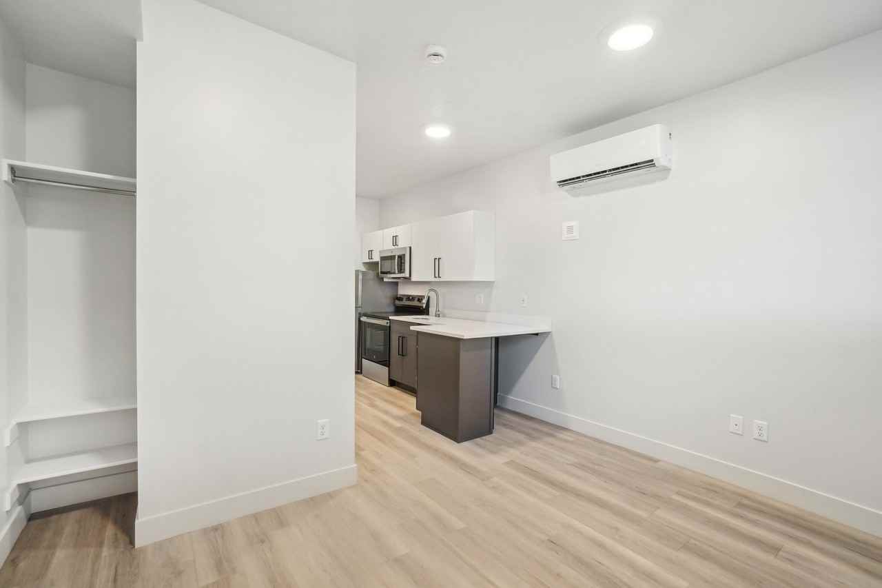 Entry Note Apartments - Photo 3 of 21