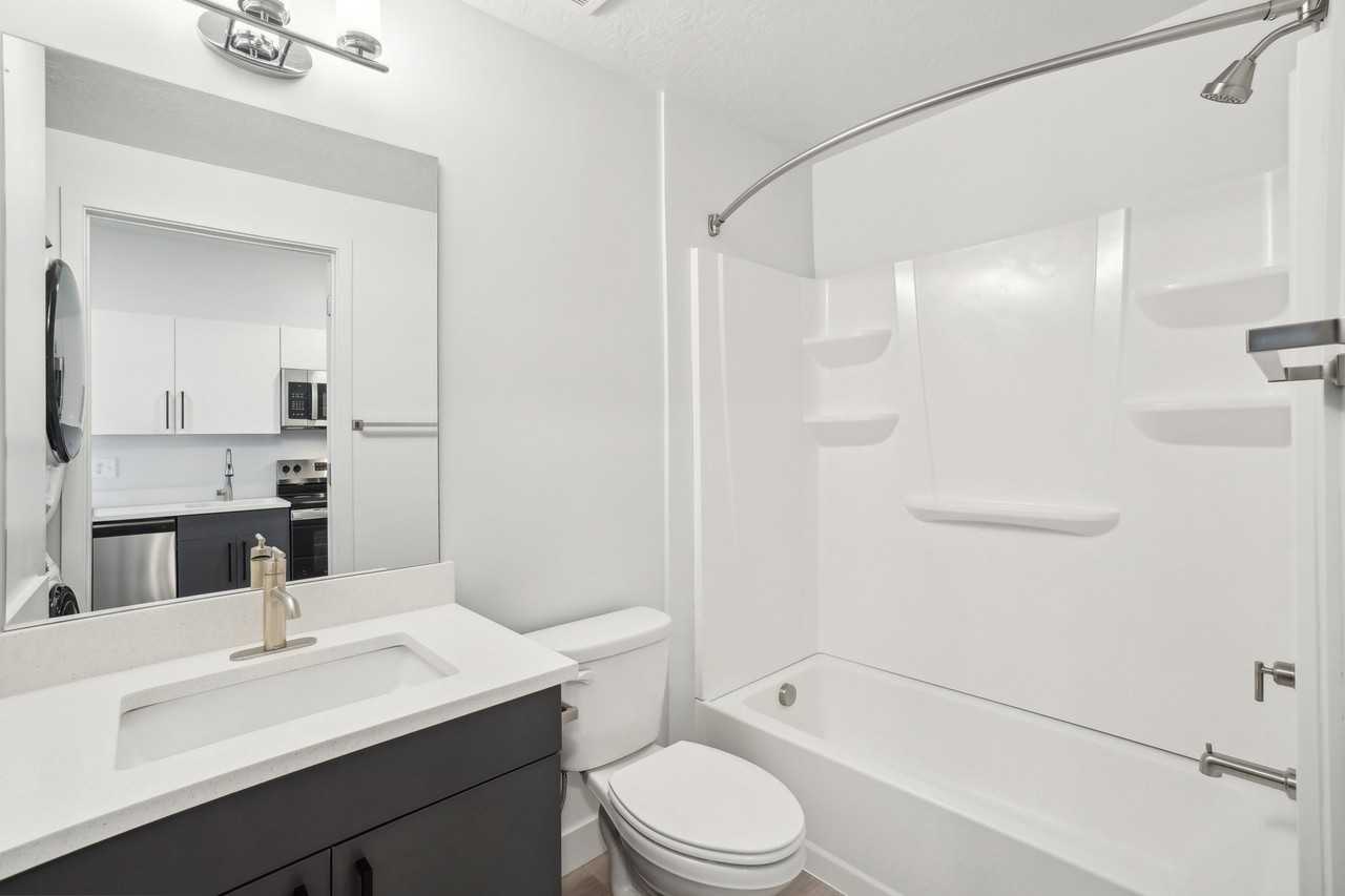 Entry Note Apartments - Photo 4 of 21