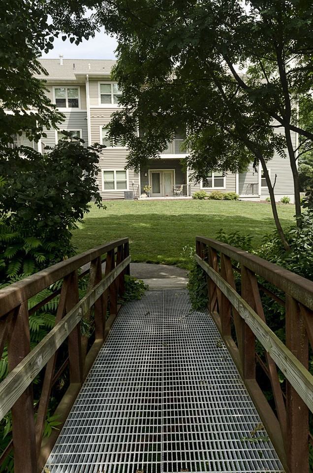 Monroe Street Apartments - Photo 2 of 20