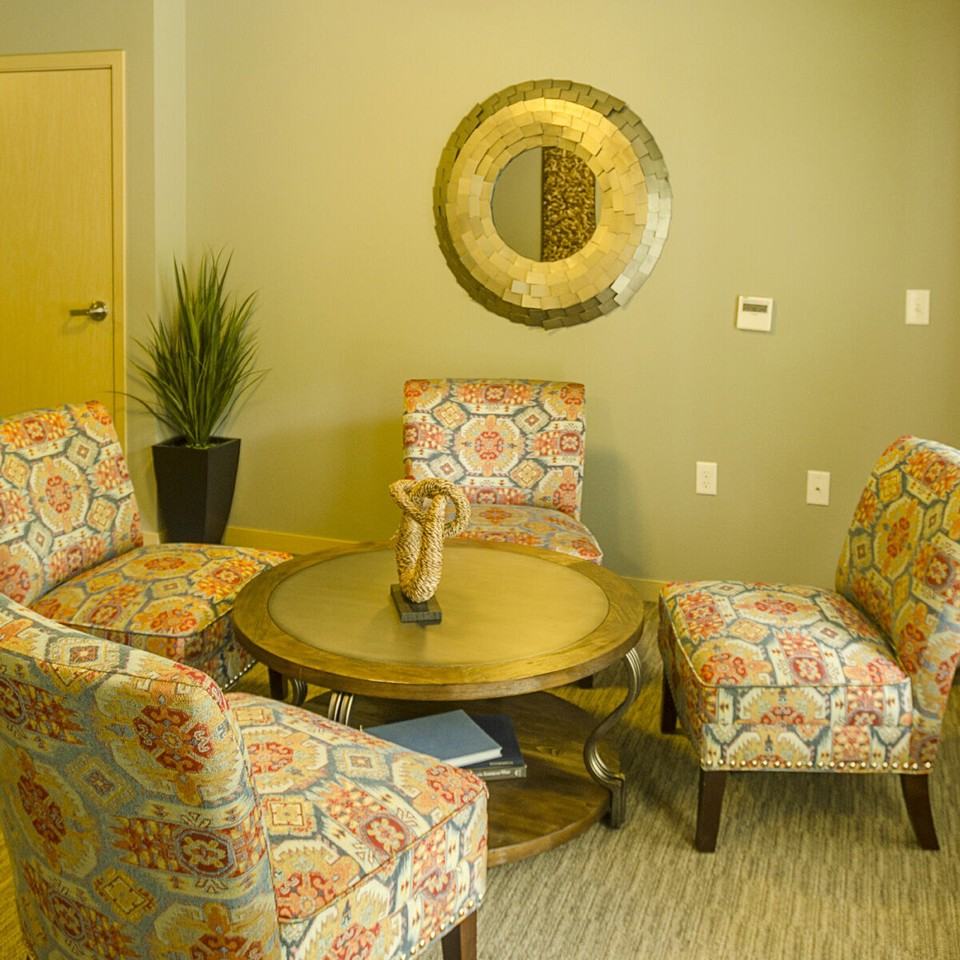 Monroe Street Apartments - Photo 5 of 20