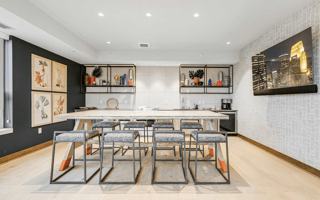 featured image of 2621 Lyndale Ave S