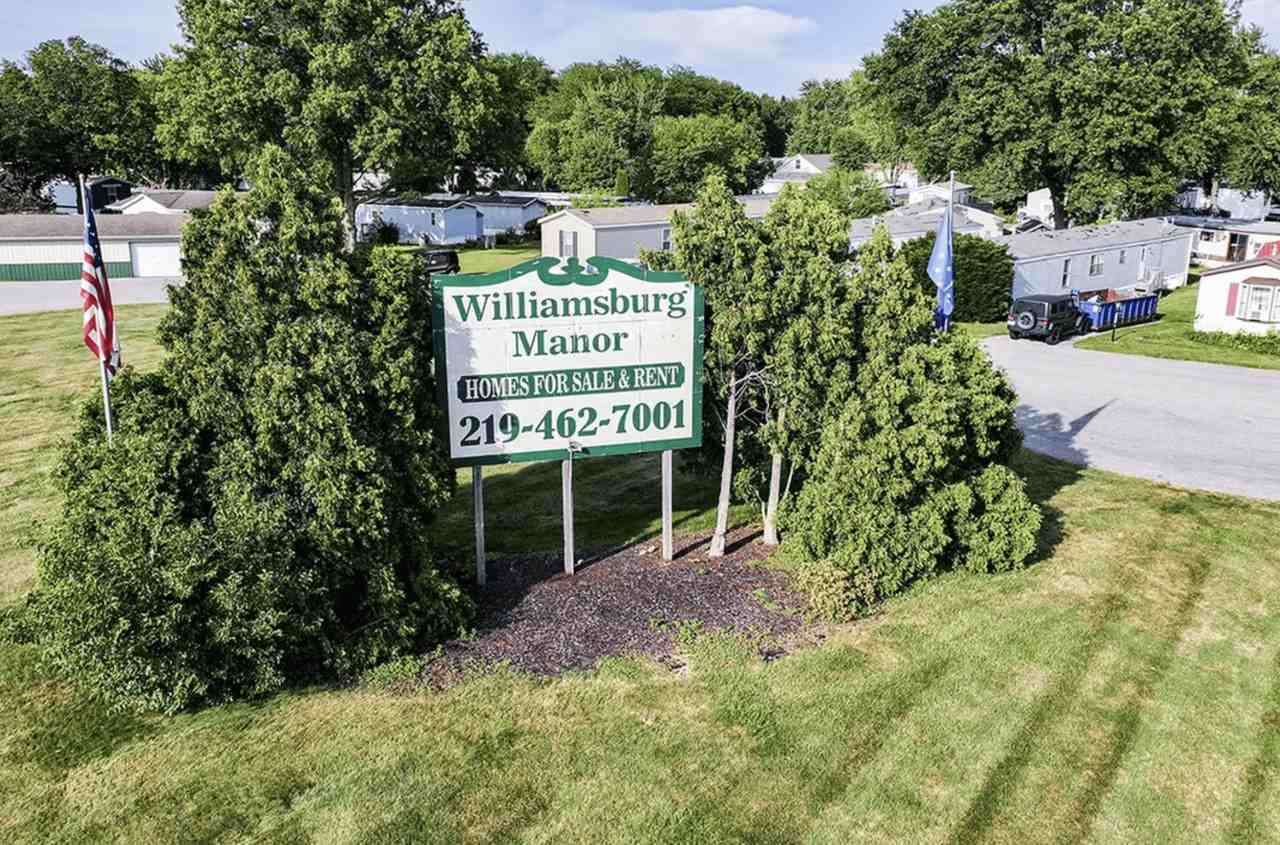 Williamsburg Manor - Photo 2 of 19