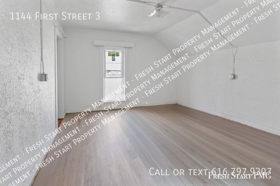 1144 1st St - Photo 7 of 16