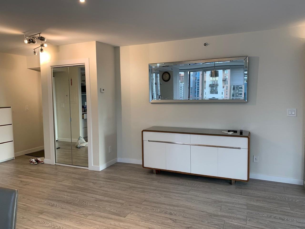 289 Drake Street - Photo 6 of 14