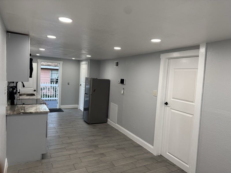 9402 97th Street - Photo 2 of 28