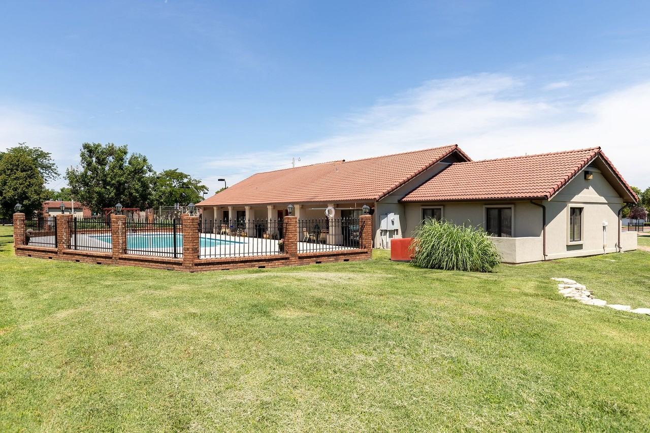 Aragon Apartments - Photo 3 of 27