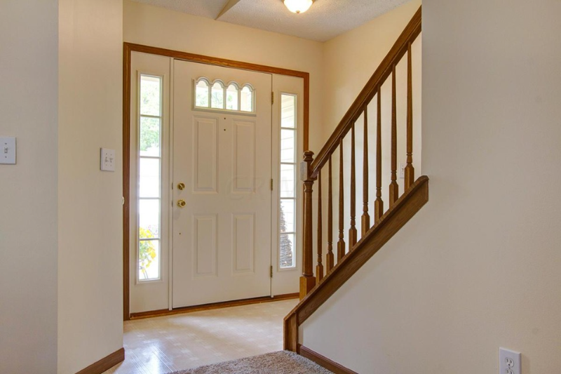 8686 Olenbrook Dr - Photo 2 of 15