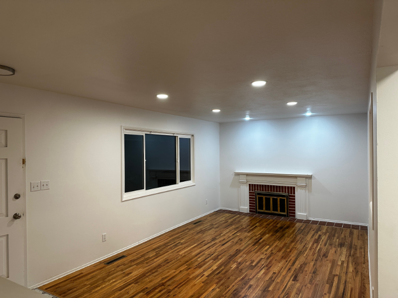 2022 E. Woodlawn #2022 - Photo 3 of 12