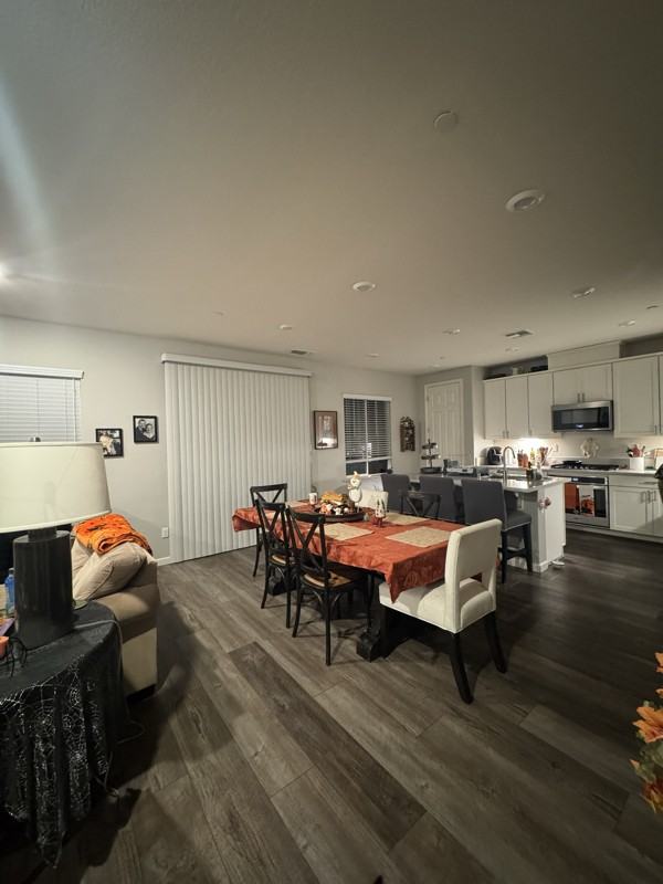 1800 Kyle Pl - Photo 4 of 8