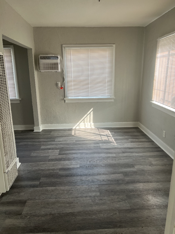 1743 Sichel St - Photo 4 of 14