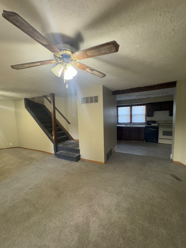 E 8th St - Photo 3 of 9