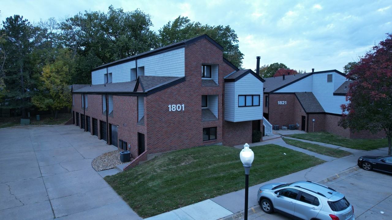 1801 1801 Ridgehaven Ct-4 #4 - Photo 2 of 42