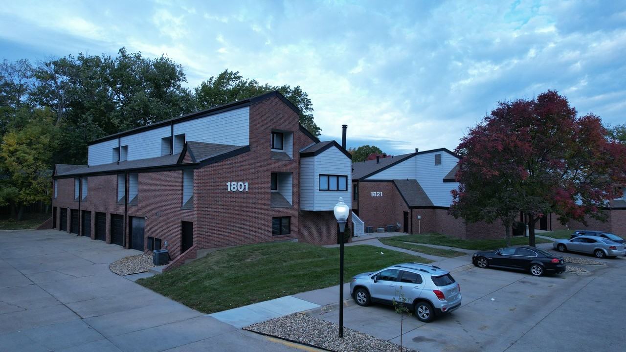 1801 1801 Ridgehaven Ct-4 #4 - Photo 5 of 42