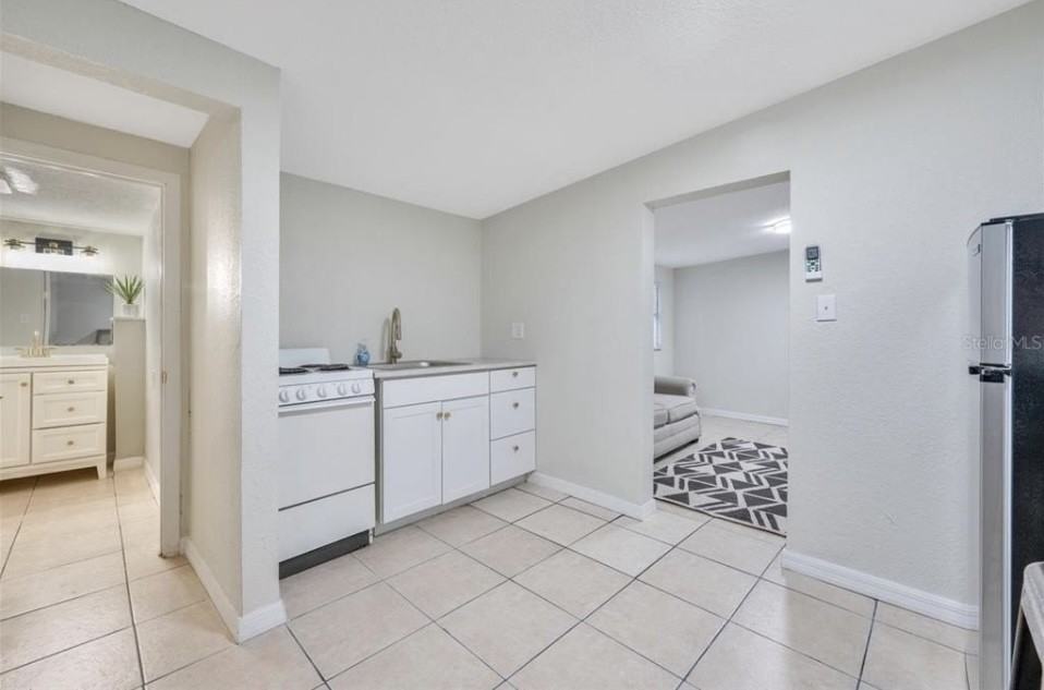 410 Oak Street #0 - Photo 3 of 21