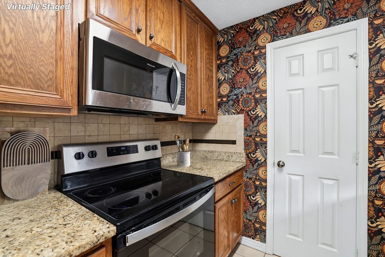 2001 Crabapple Drive - Photo 4 of 16