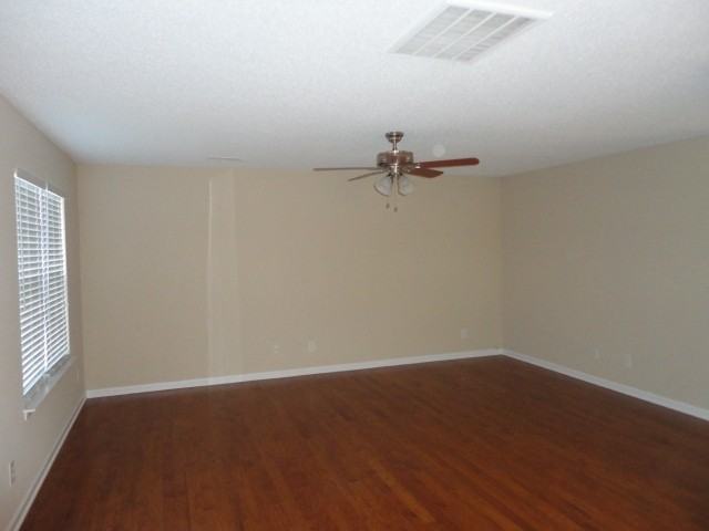 3103 Woodbluff Dr - Photo 2 of 11