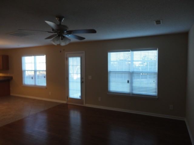 3103 Woodbluff Dr - Photo 3 of 11