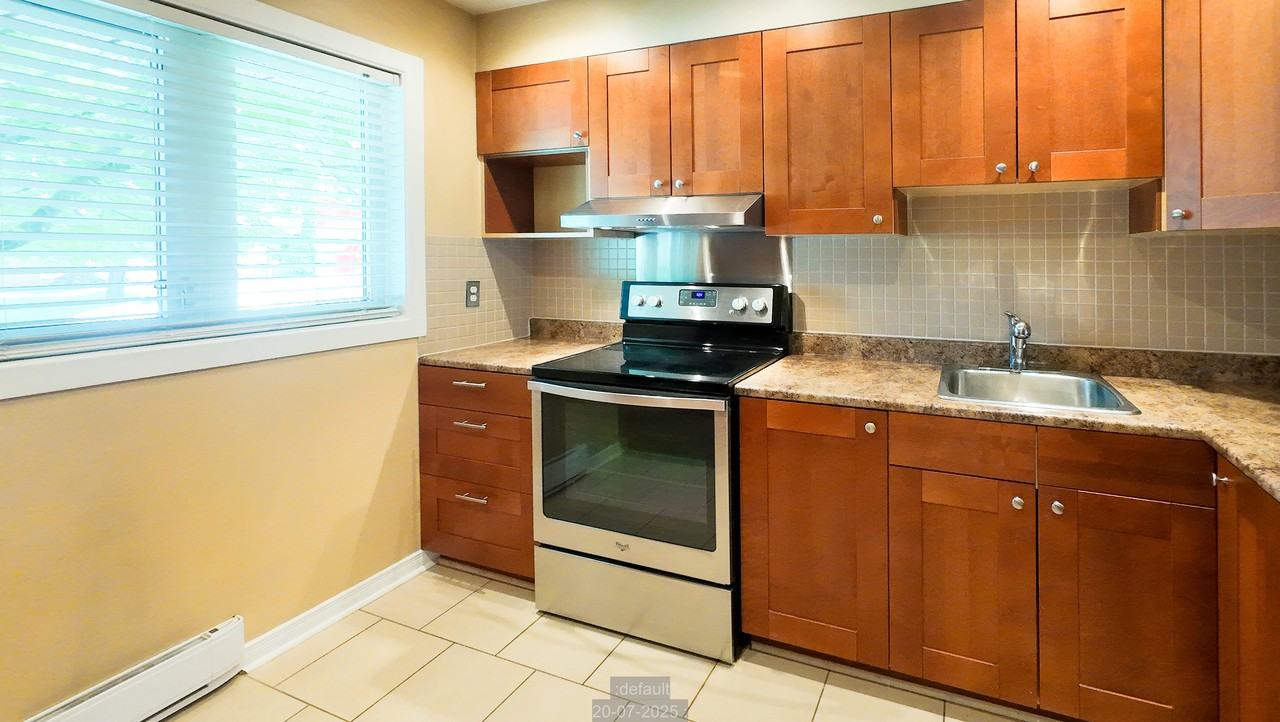 1342 Cedarcroft Crescent - Photo 4 of 31