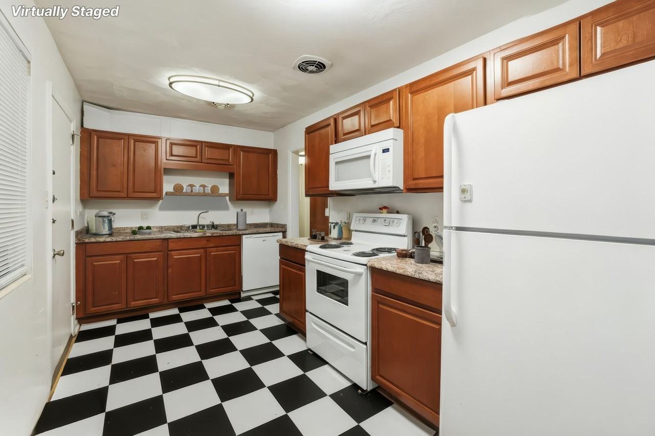221 221 N. Lipona Rd. - 221 N. Lipona - Photo 7 of 15