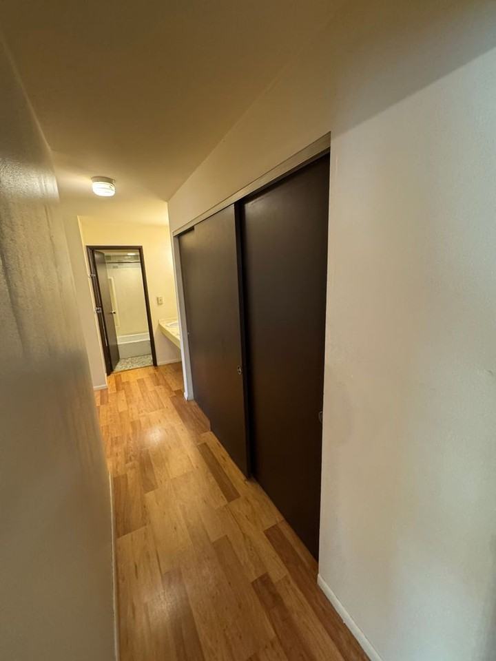 UNION HOUSE APARTMENTS LLC - Photo 3 of 23