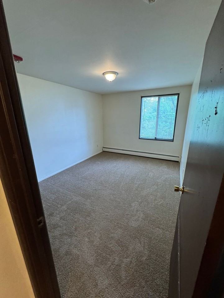 UNION HOUSE APARTMENTS LLC - Photo 5 of 23