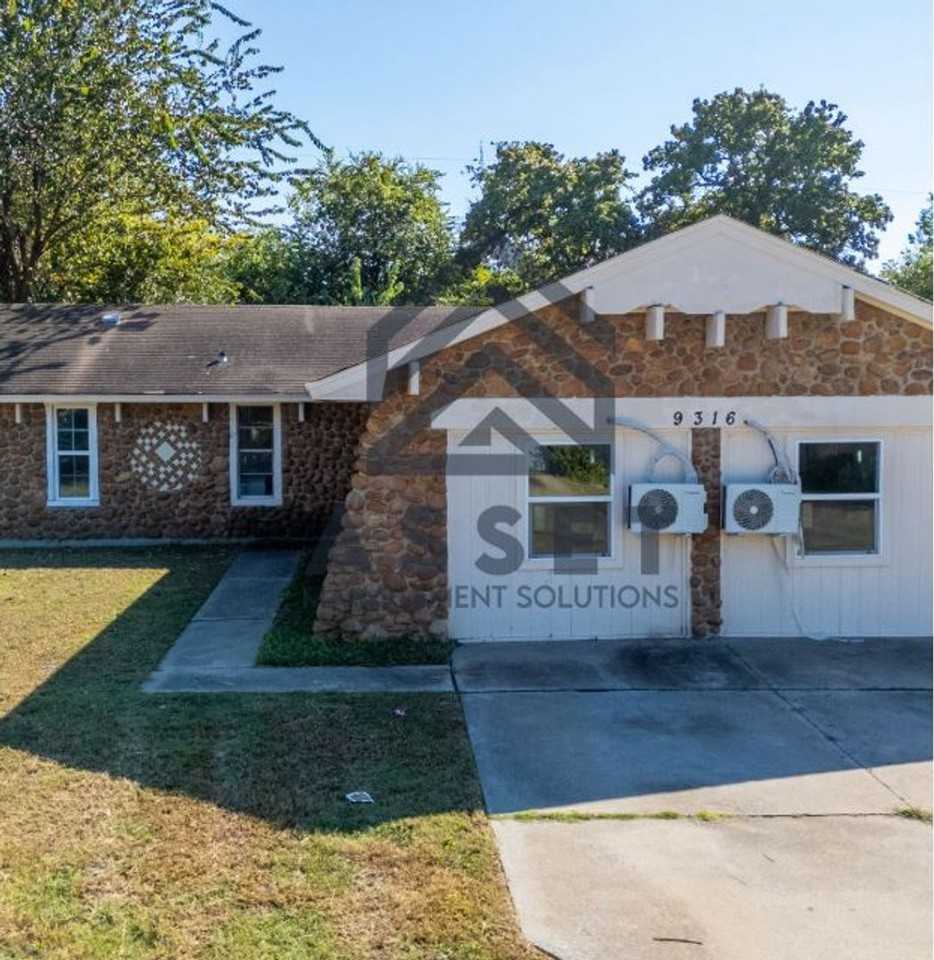 9316 Ne Stardust Ln - Photo 2 of 26