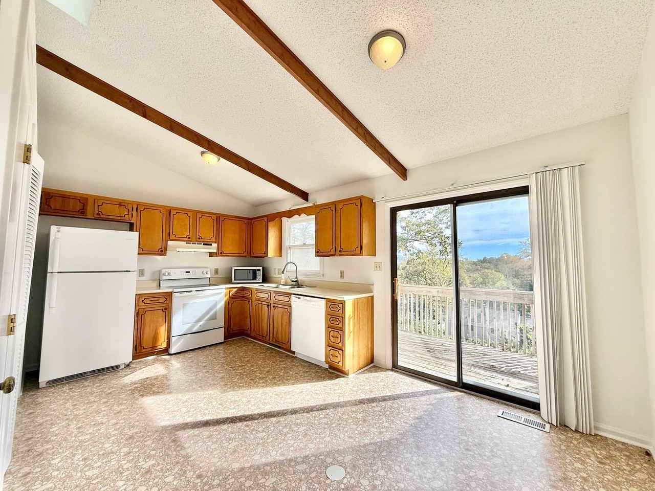 90 Fenner Ave - Photo 2 of 12