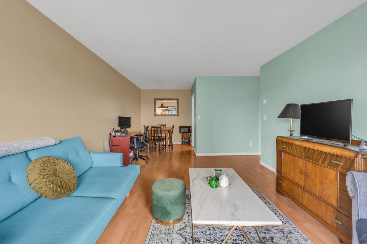 1412 West 14th Avenue #D16 - Photo 4 of 15